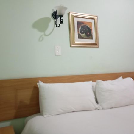 Brackendene Lodge Gaborone Bagian luar foto