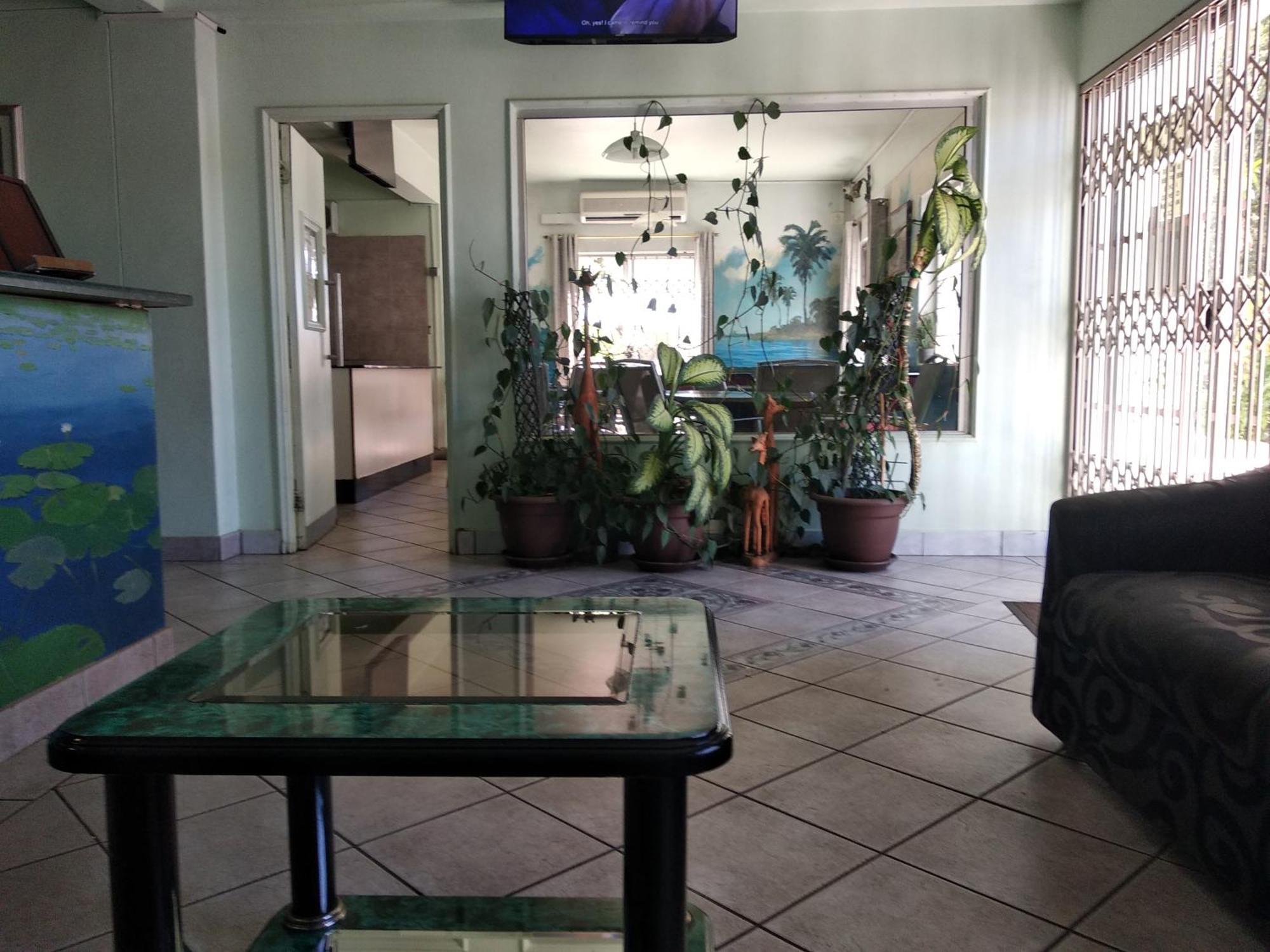 Brackendene Lodge Gaborone Bagian luar foto