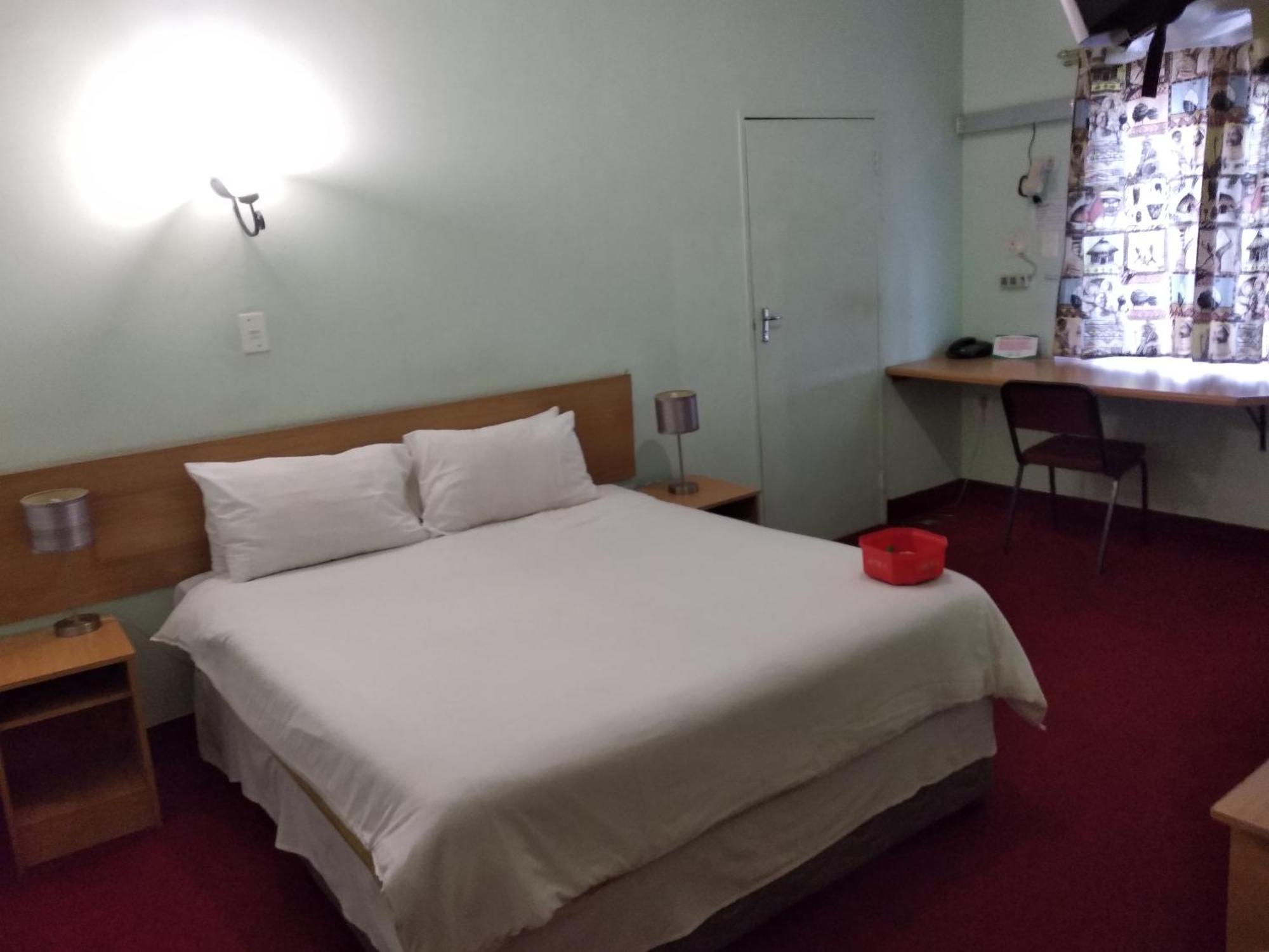 Brackendene Lodge Gaborone Bagian luar foto