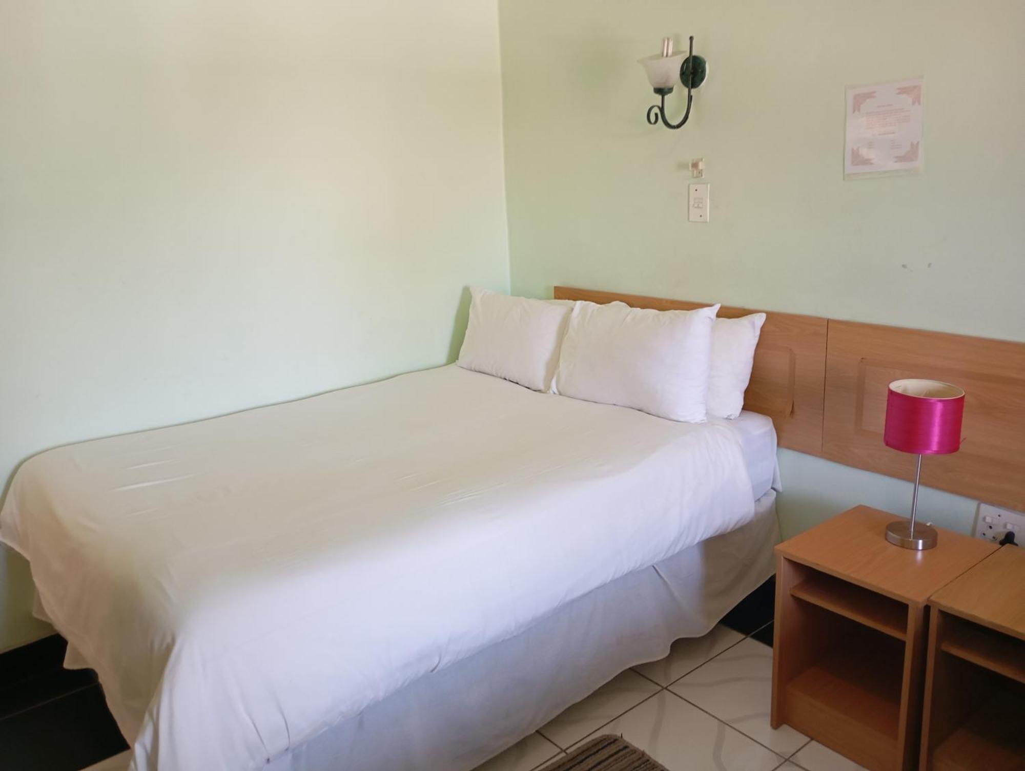 Brackendene Lodge Gaborone Bagian luar foto