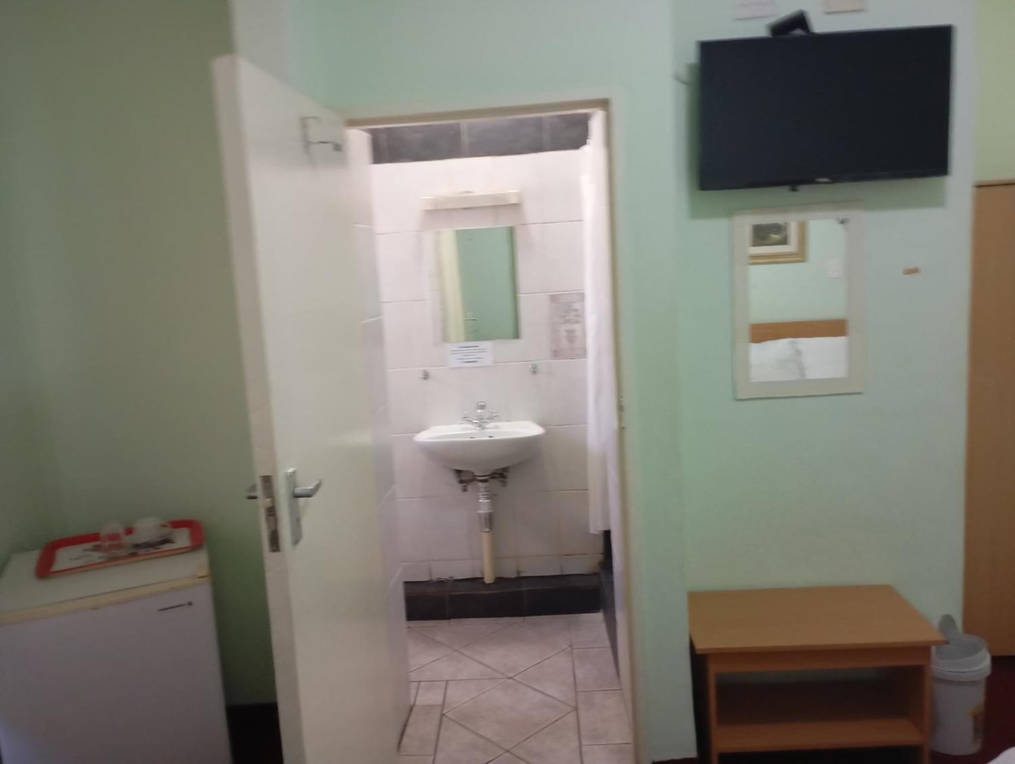 Brackendene Lodge Gaborone Bagian luar foto