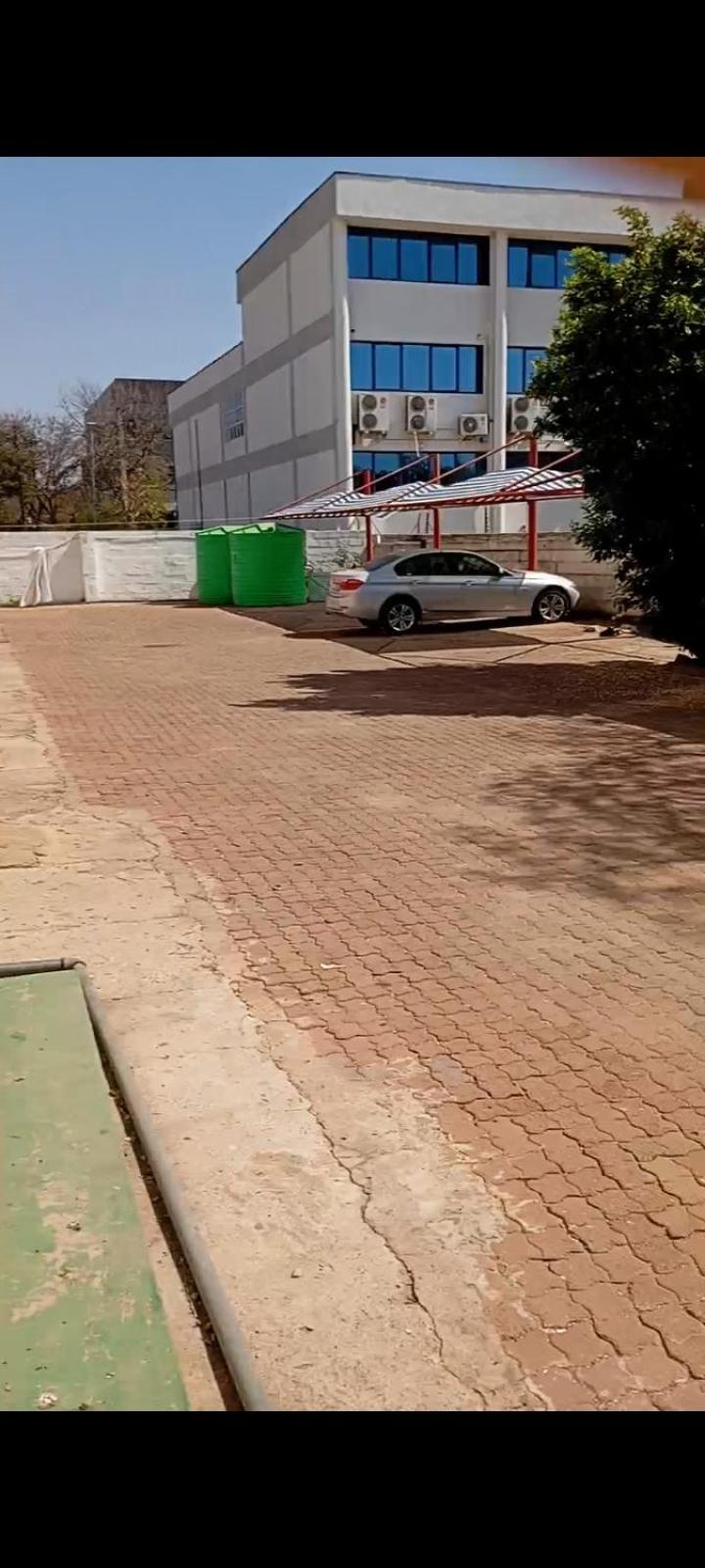 Brackendene Lodge Gaborone Bagian luar foto